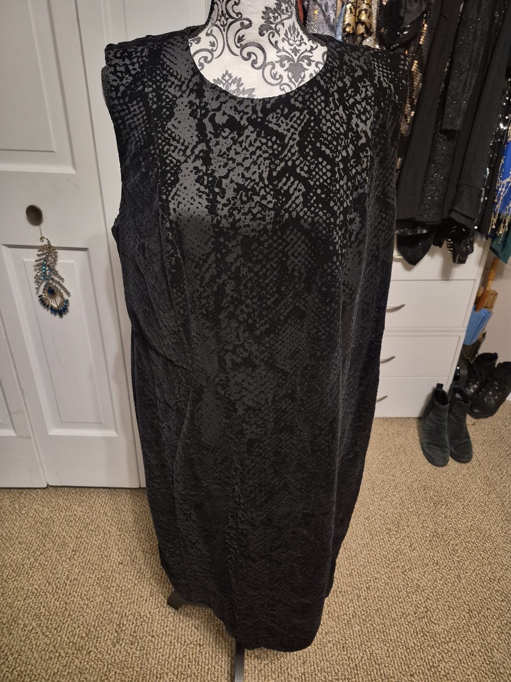 Calvin Klein Black Textured Sleeveless Midi Dress